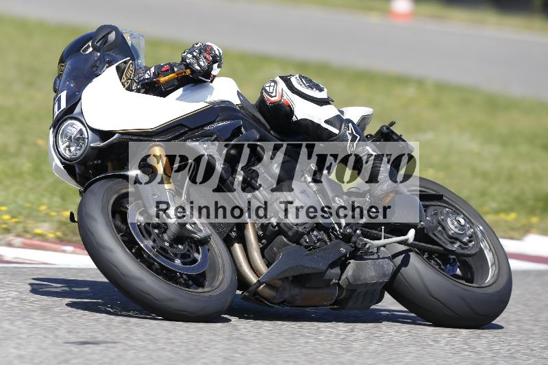 Archiv-2025/48 25.08.2025 Cornu Master School ADR/rot-rouge/1